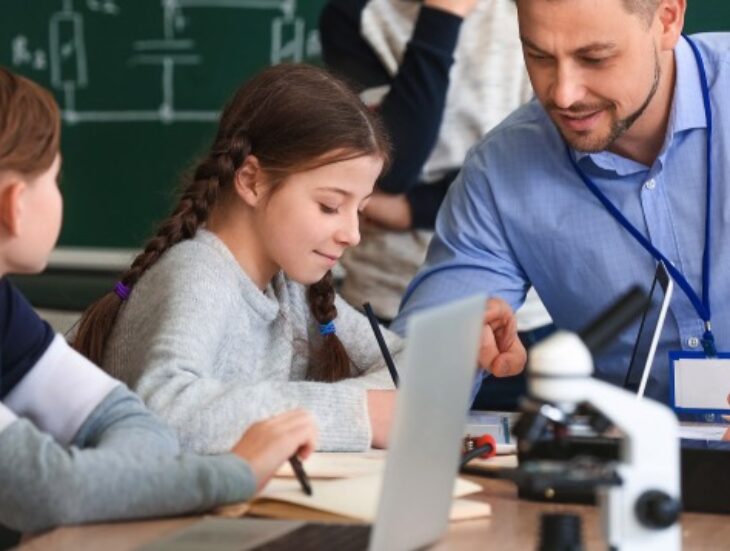 Kids working with a computer